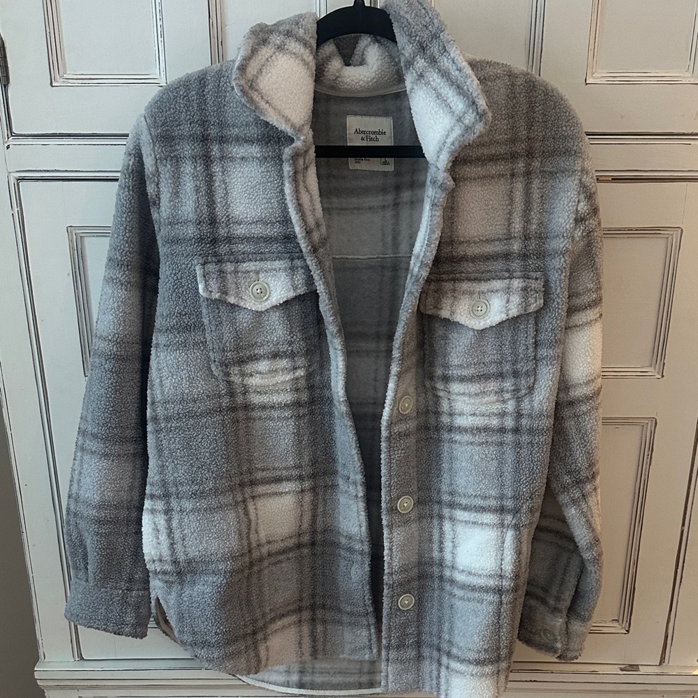 💙Abercrombie & Fitch Blue/ Gray Plaid Shacket